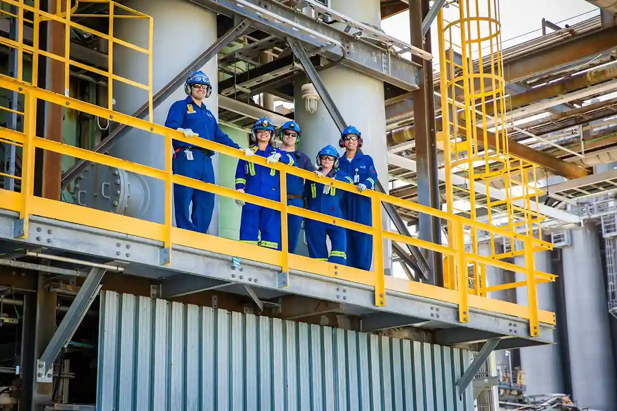 Industrial-Labour-2